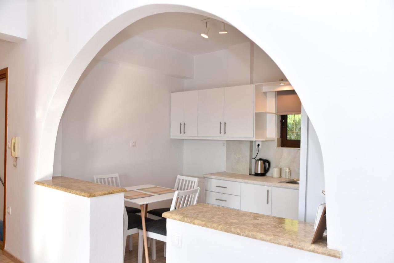 Prana'S Castle Apartment Kyparissia Exterior foto